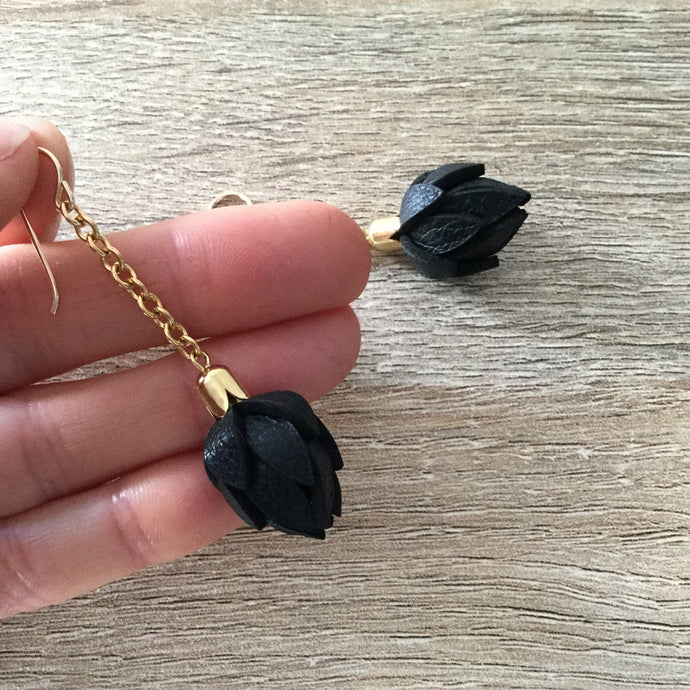 Wild Flower Buds- Black with gold chain