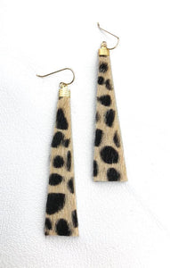 Leather and fur long earring with wild cat pattern. 