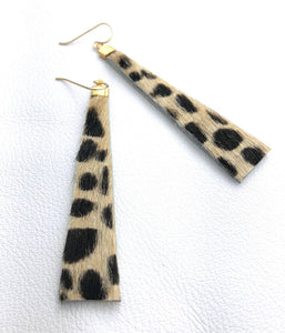 Leather and fur long earring with wild cat pattern. 
